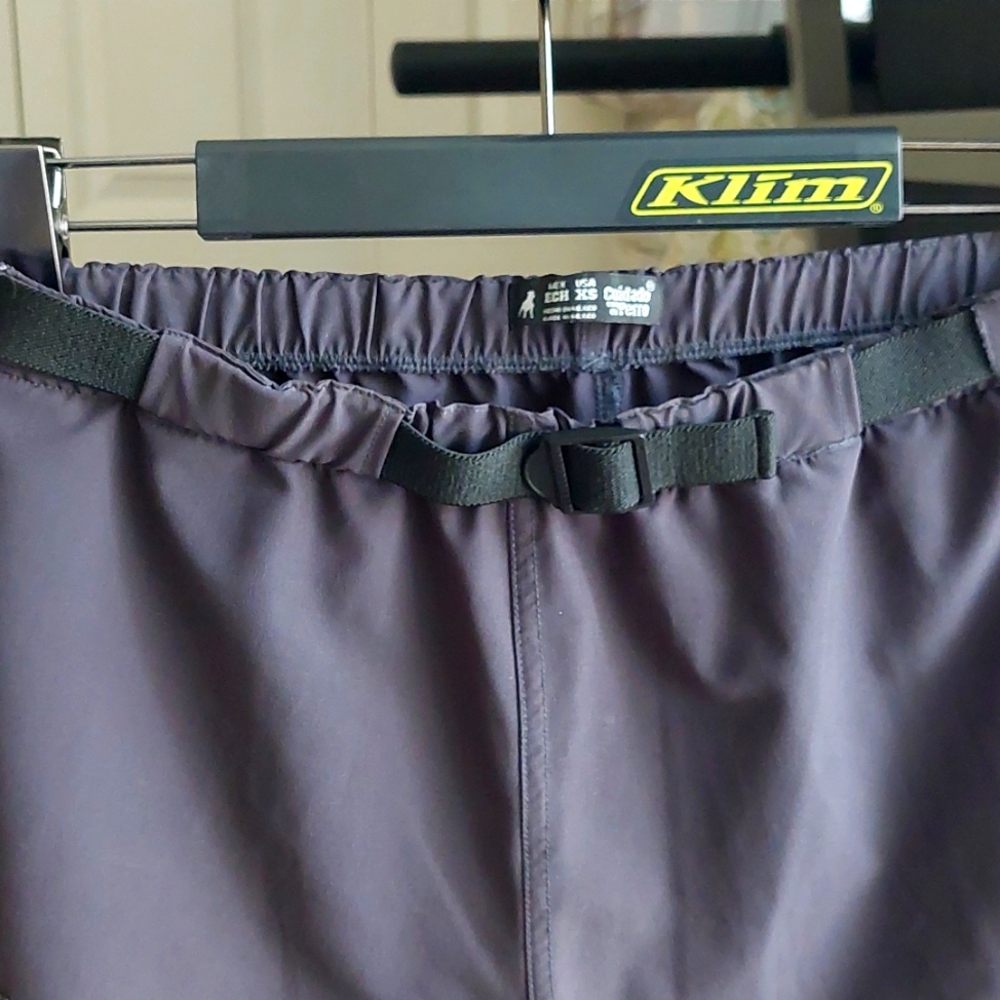 Light Shorts - Picture 2 of 4